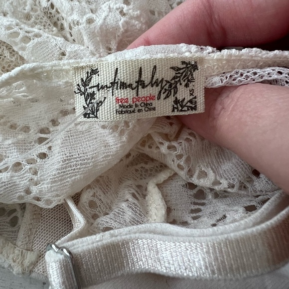 NWT Free People Intimately Women’s Lace Night Cream Thong Bodysuit in size XS - Picture 5 of 6